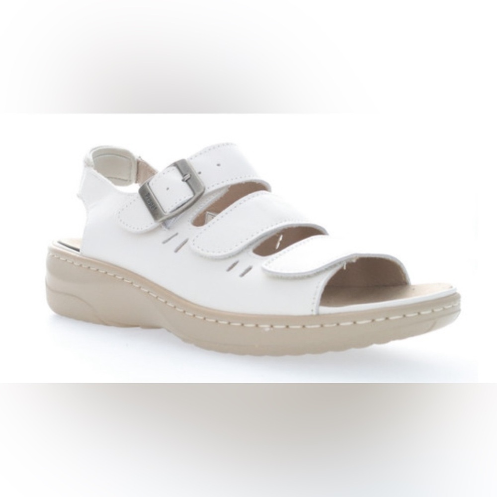 Propet easy walker Women's sandals size 8.5